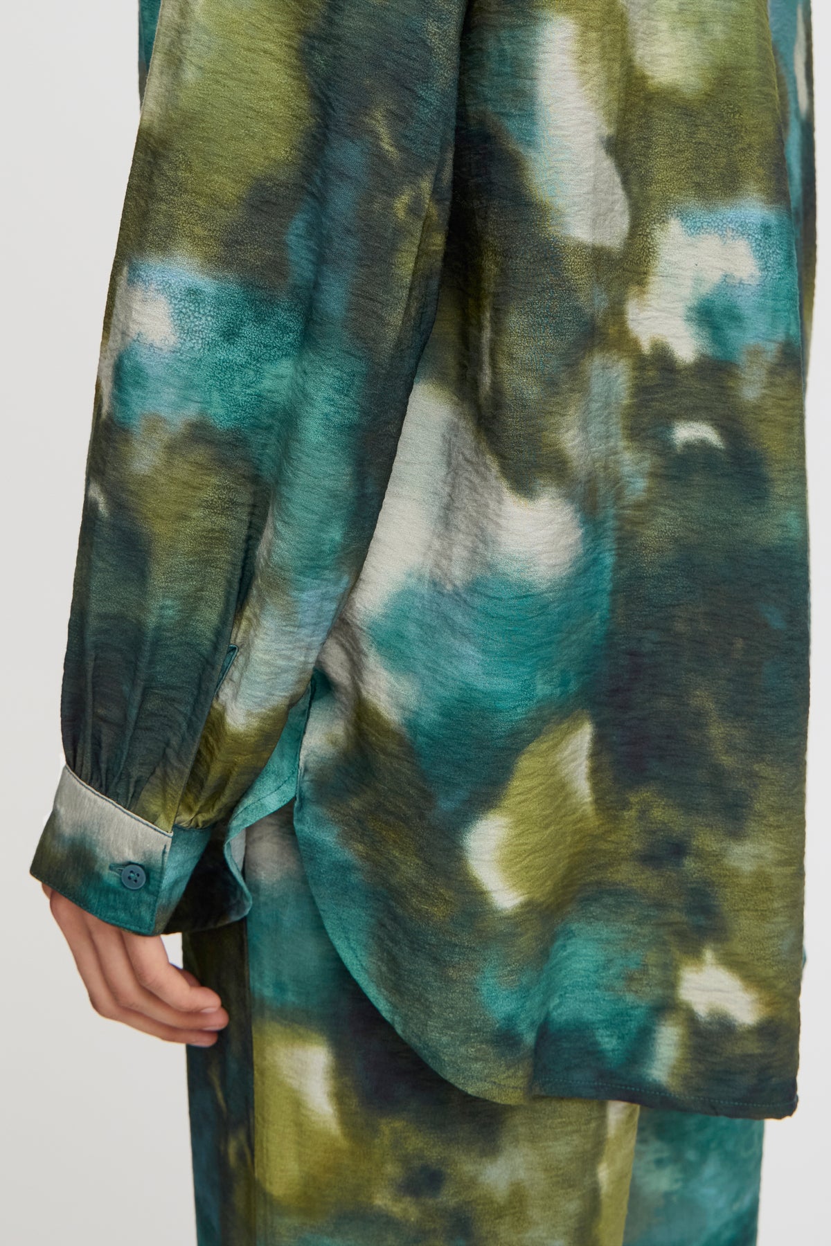 B.Young Byibine Birch Blur Mix Printed Longline Oversized Shirt, 20815569