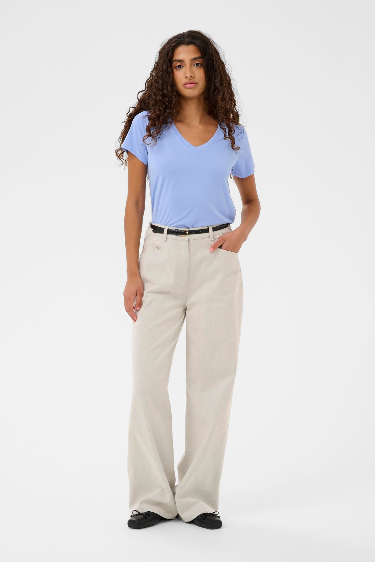 Soaked in Luxury SLColumbine Hydrangea Blue V-Neck T-Shirt, 30404284