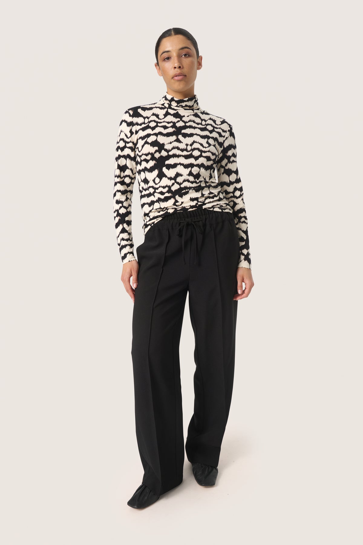 Soaked in Luxury Hanadi Whitecap Burro Zig Zag Printed Rollneck Top, 30405647