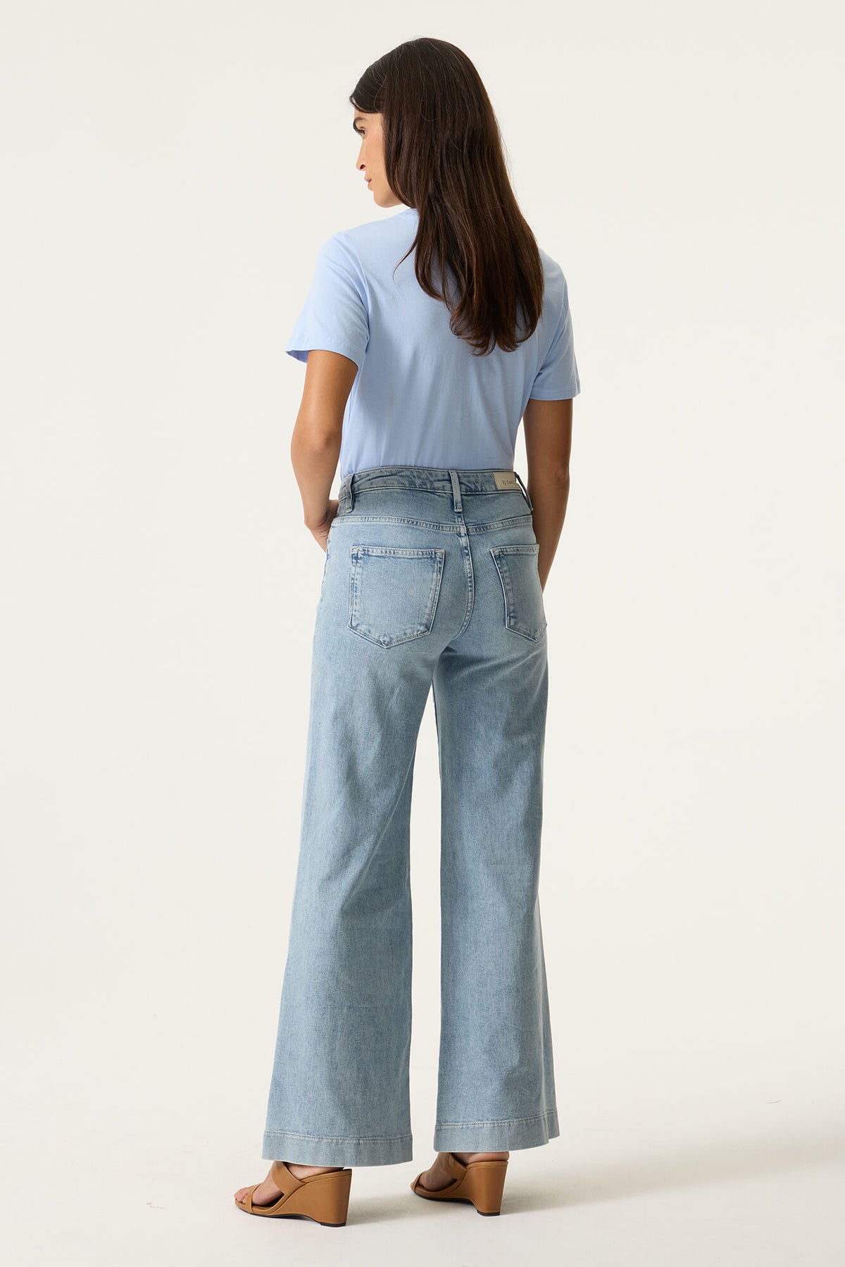 Garcia Cornflower Blue 'AMORE AMORE' Embroidered Satin Logo T-Shirt, O260005