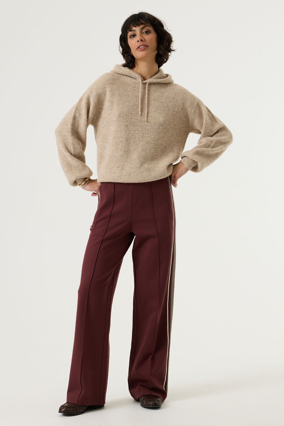 Garcia Bordeaux Burgundy Sports Luxe Wide Leg Joggers,  V260315